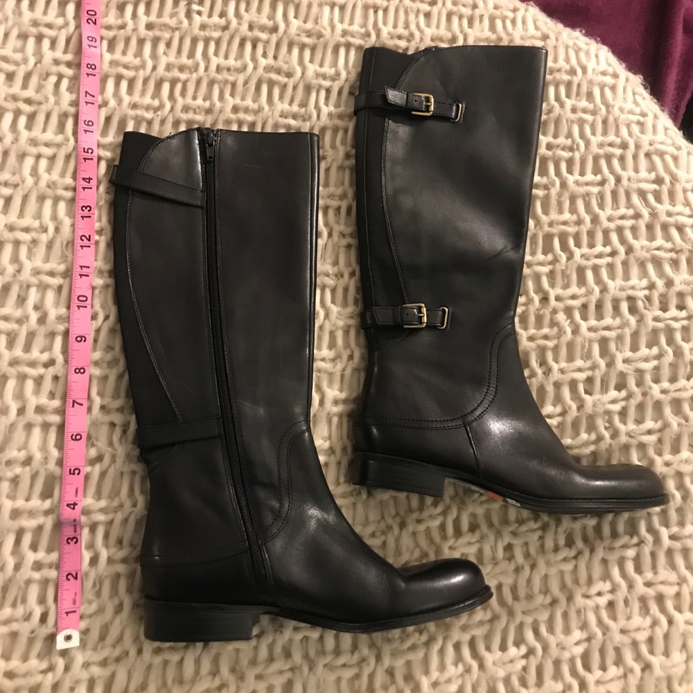 Naturalizer Never worn Woman’s Boots size 7.5
